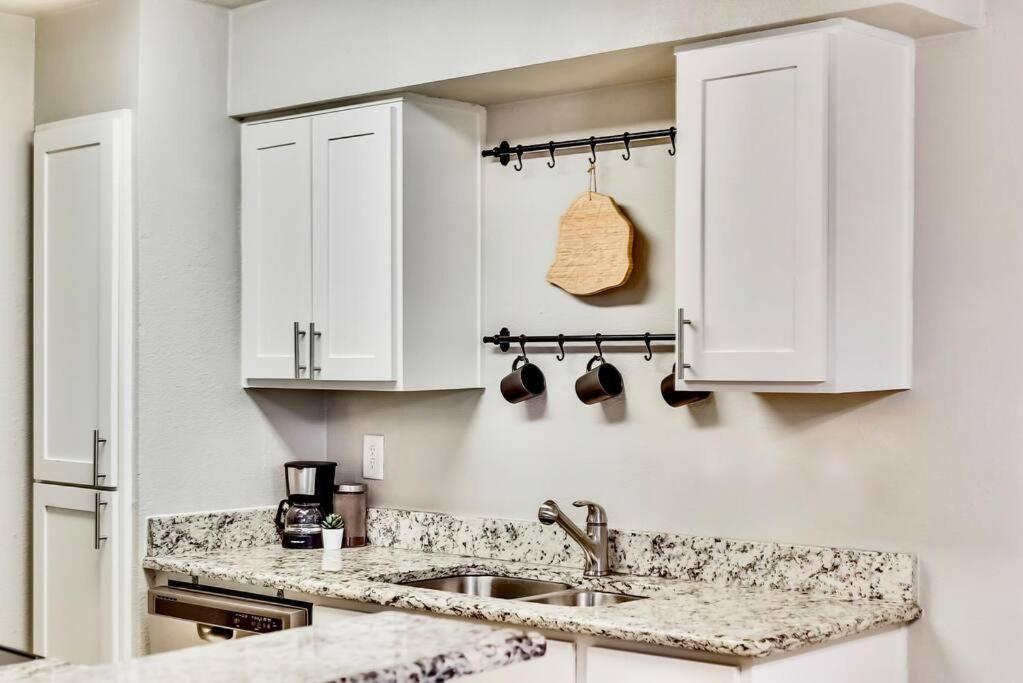 Dallas Boutique Flat + Arboretum Tickets Included Extérieur photo